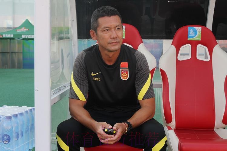 国少新年首期集训，杨晨苦寻后防铁闸